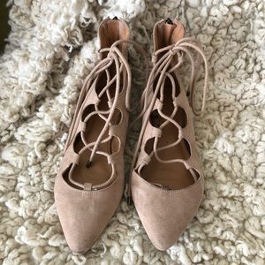 Tie-up nude flats